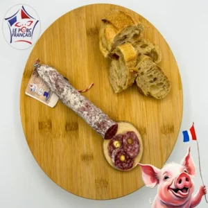 Saucisson aux châtaignes artisanal de la Salaison du Velay sur planche avec pain